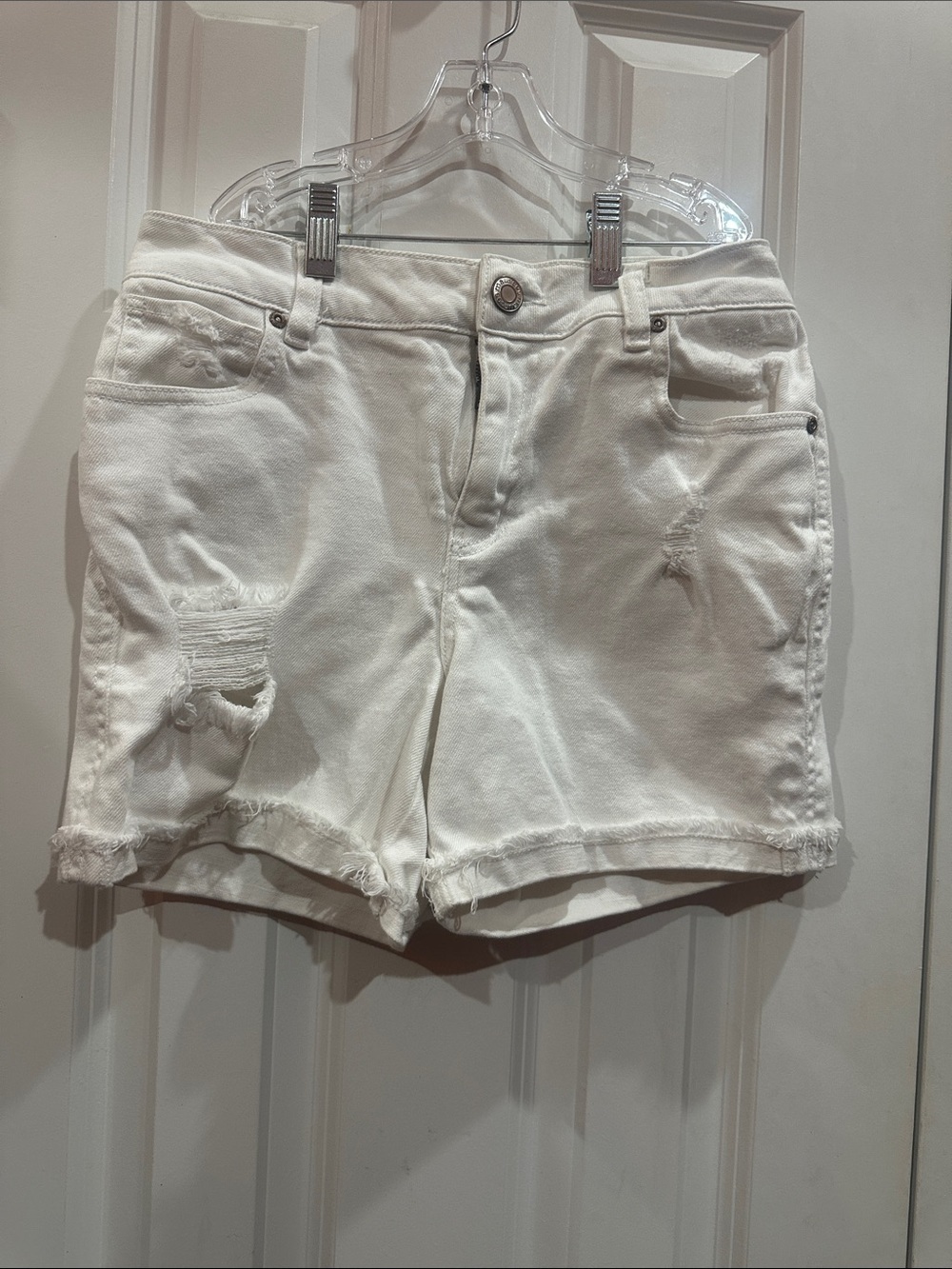 NEW Maurices White Distressed Denim Shorts size 6